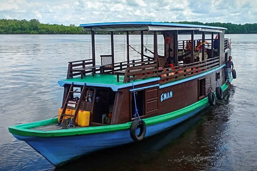 Klotok Liveaboard Houseboat