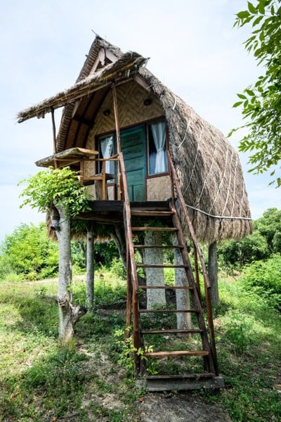 Suwehan cliff tree house